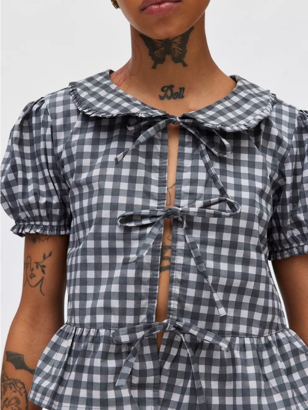 MOTEL ROCKS Light-Black Gingham Tie-Front Puff Sleeve Top (Size Small) - Picture 4 of 7